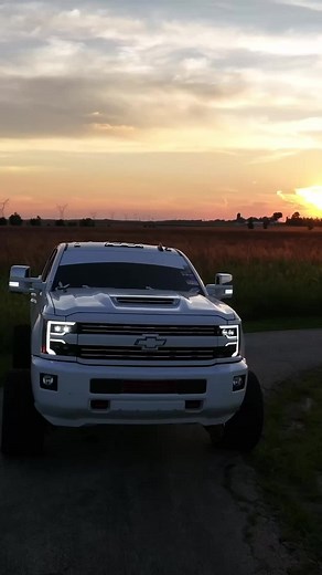 Upgrade Your 2016 Silverado HD with VX4 LED Headlights