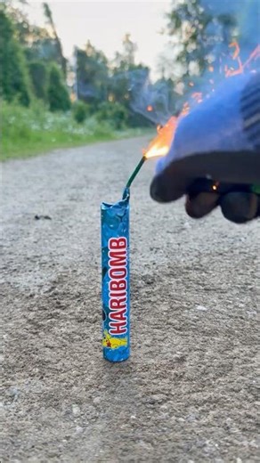 HARIBOMB💣🍬🧨 #fireworks #blue #firecracker