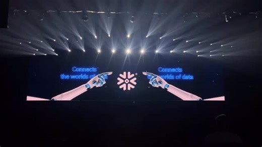 Kranti Ardhi - Lighting Designer | Engineer | Programmer | An extraordinary fusion of lighting storytelling and AI-driven programming illuminated Snowflake World Tour 2025 at HICC, Hyderabad.... | Instagram