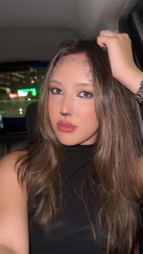 13haneefah (@13haneefah)’s videos with original sound - Evie