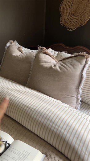These striped sheets have become one of my favorite bedroom staples. 🤍 They’re soft, timeless, and so easy to style with just about any bedding. #bedding #bedsheets #sheets #sheetset
