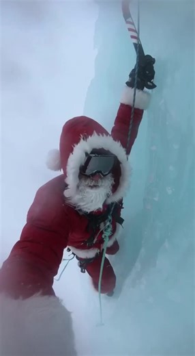 Santa's Escape from Greedy Kids