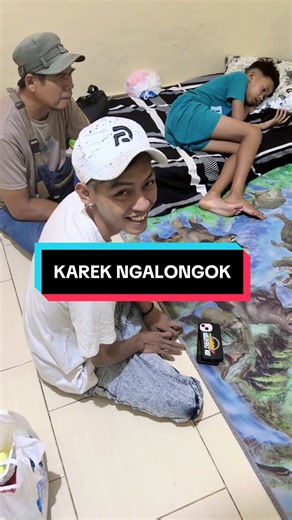 Karek Ngalongok: Video Lucu yang Menghibur