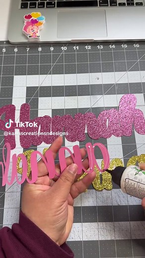 Nombre con cartulina: Manualidades creativas para todos