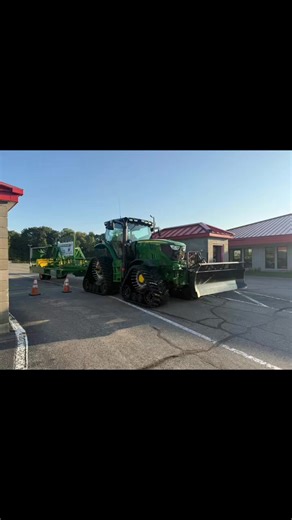 You never know what we will see at the gate! 🤩This gorgeous snow groomer from Yankee Springs Snowmobile Association came through the gate this morning. We hope that you are busy this winter! But not before or after. 😉 Thank you for the great job that you do for our local snowmobile trails! The Shootout 2025 is in full swing! Come out & see the new snowmobile World Record holder in Pro Mod Dan Fisher! He ran a 4.675 this morning! Only $15 for the day today & $15 tomorrow. Motorcycles & Jr. Drag