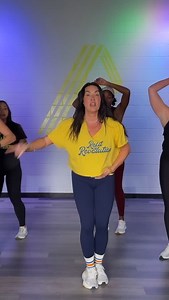 NEW CHOREOGRAPHY ALERT! 😍 This REFIT choreography blends rhythmic lower-body footwork with expressive upper-body movement, all with a subtle Latin-inspired feel that keeps the groove smooth and grounded. It’s the kind of movement that pulls you into the music without needing to overthink it. One of our favorite moments is the pivot turn. It’s playful, a little unexpected, and it asks your core and upper body to really show up. You’ll find yourself rising onto your tiptoes, which adds a balance 