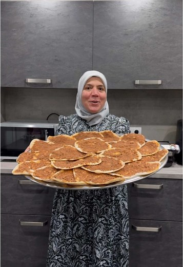 Leckeres Lahmacun Rezept mit Türkische Gewürzen
