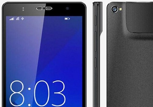 The Akyumen Holofone Phablet features a built-in projector, dual boots Android / Windows 10