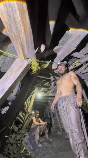 How mine worker give signal from underground 2000meter toward the surface. #blackdiamond #minecraft #hiddengems #mining #hiddengems | Treasurehunt