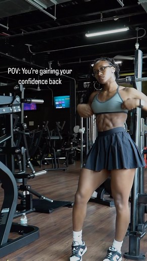 Tiara Howard | Online coach|CPT on Instagram: "Loving what I’m seeing in the mirror these days. I’ve been feeling like my own version of “that girl”. Also don’t forget all of my programs are on sale for 25$ until midnight. Get waisted:Shreds is also live. Don’t miss out 🫶🏽"