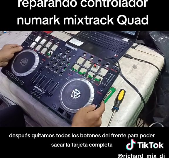 Reparando Controlador Numark Mixtrack Quad con Cuidado
