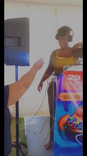 getting a tip for playing a good set😊 I am DJ Cornetto