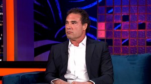 Eduardo Yáñez fue uno de los invitados especiales en De Noche Pero Sin Sueño, donde recordó el momento en el que discutió fuertemente con un reportero. | Univision
