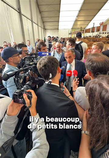 Ces dernières semaines ont mis en évidence les deux France qui se font aujourd’hui face. La France qui a reçu le Pape : polie, joyeuse, qui n'a pas laissé un papier par terre ! Et la France « wesh-wesh », qui casse et violente.