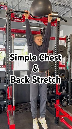 Dead Hang / Pec & Lat Stretch