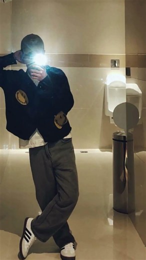 10 best Mirror selfie poses #mirrorselfie #poses #asthetic