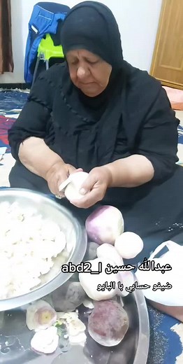 Onion Peeling Techniques for Home Cooking
