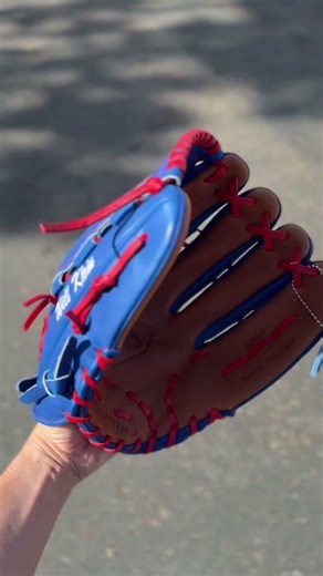 The worlds first TCG custom glove for Will Klein 🔥