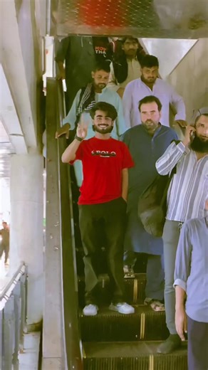 Hum pagal nahi hain, bas dimagh kharab hai!