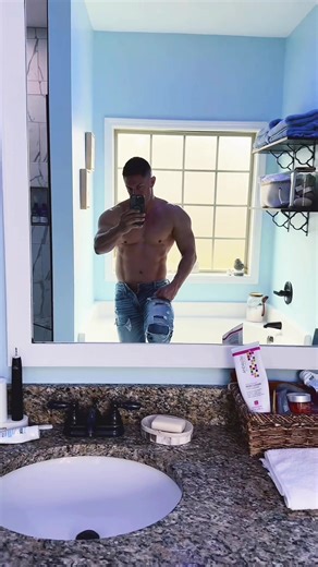 Embrace the 80s Aesthetic: Fitness and Style