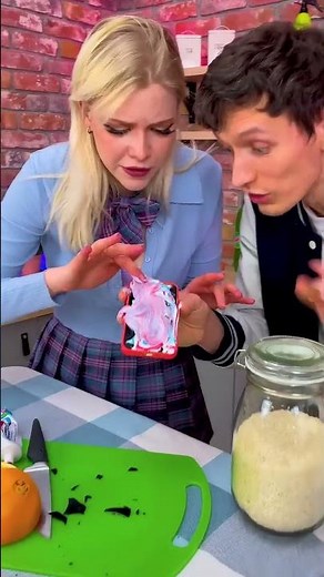 Broken Phone Prank by 123 GO! SHORTS