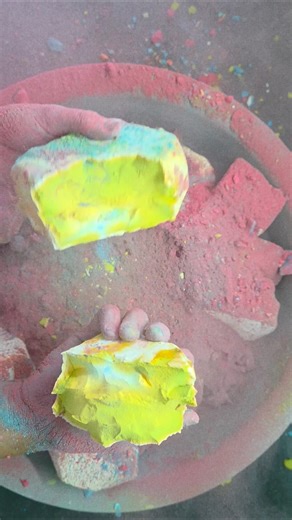 Flakey parrot green #youtube #oddlysatisfying