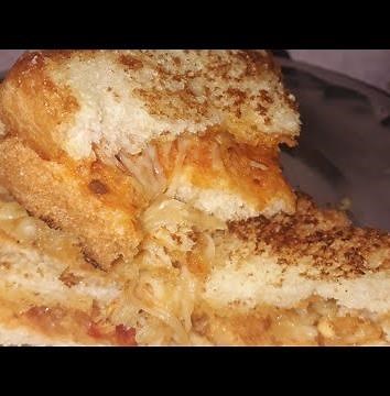 Easy homemade breakfast recipe with bread and cheese || only 2 ingredients healthy recipe ||
