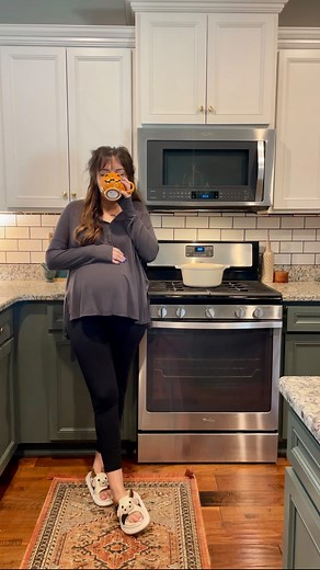 61K views · 306 reactions | Fall simmer pot recipe!  I’ve made simmer pots “chicken broth style” in the past where I just throw in scraps. They smell amazing like that too, but I wanted to be able to drink it this time. So yummy! 殺 | Morgan • Olive Branch Cottage | Facebook