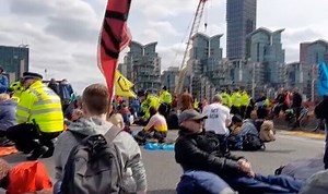 Extinction Rebellion occupy Vauxhall and Lambeth Bridge