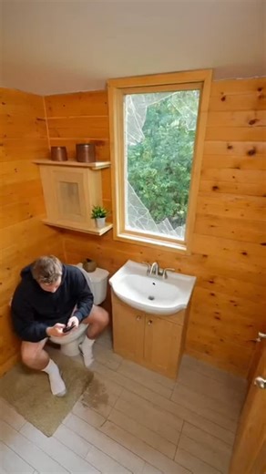 Bear & Deer BREAK IN During Bathroom Visit! #crazy #wildencounter #cctv #toilet | Aicut