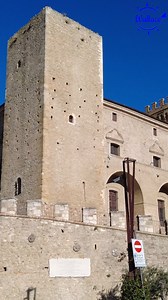 Crecchio, situato in provincia di Chieti, ha origini antichissime. Il paese conserva ancora l’aspetto di un piccolo borgo medievale dominato dal castello ducale. #viaggiaconwallace #borghidaraccontare #abruzzo | Viaggia con Wallace