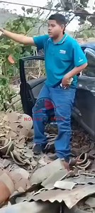 649K views · 6.3K reactions | SANTA ANA Este día en horas de la tarde a la altura de la báscula un vehículo sedan perdió el control y se accidentó contra una vivienda ubicada en esa zona. En el accidente una menor de edad que se encontraba en la vivienda fue embestida por el vehículo. Fue trasladada vía aérea ya que se encuentra en estado crítico de salud! | NotiAccidentes Sv | Facebook