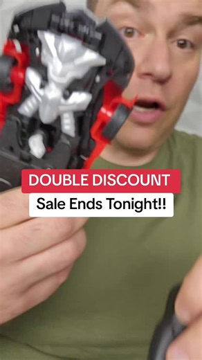 This remote control car that transforms is the coolest! A great gift idea!#transformer #remotecontrolcar #rctoy #rctransformers #marvelfan