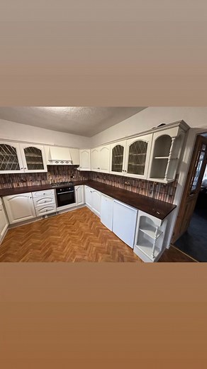 Colour It Upvc, Kitchen and Wardrobe Paint Spraying on Reels