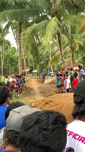 506K views · 4.1K reactions | Look at that Dub MTB Tricks落 #reels #mtbtricks | Savage MTB | Facebook