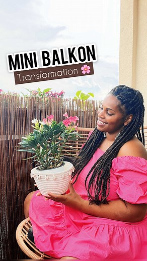 Chia Mete on Instagram: "B A L K O N I E N 🌷 Ein kleiner Traum ist für mich in Erfüllung gegangen 🥰 Mein kleiner 5^m2 Balkon hat sich übers Wochenende zu einer Wohlfühloase transformiert 🙌🏾 Wir haben endlich unsere Balkon Pflanzen eingepflanzt und die perfekte Ergänzung ist mein neuer XL Ohrensessel von @westwingde 🌺 Ich glaub das wird auch Babyboy und meine Ecke für die ganz vielen sommerlichen Still-Sessions 🤱🏾 Wie gefällt es euch ? 🌹🌸🌷🌺 𝚠𝚎𝚛𝚋𝚞𝚗𝚐| @westwingde . . . . #westwing