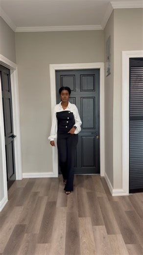 Chic&style 🇬🇾 on Instagram: "Visit our store location 235 South Road (between camp& Alexander streets, 4 buildings away from citizens bank) We accept card payments, cash, mmg and Zelle! WhatsApp or call 6712038 ☎️ #guyana #boutique #fashionboutique"