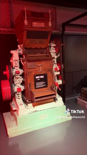 Planning a visit to the Guiness Storehouse in Dublin? Here is everything you need to know: ✨ An entry ticket costs around €30 and gives you access to the museum and a free pint of Guinness at the end ✨ The museum consists of different floors with different rooms that each tell a different part to the story of one of the world’s most famous beers. From history to brewing to even marketing, everything is covered. ✨ There are also tasting rooms where you get to taste Guinness and they even explain