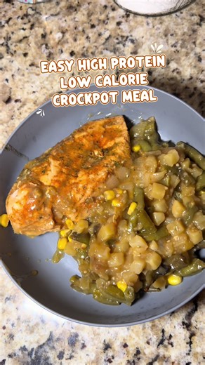 This easy high-protein crockpot meal carried me through my weight loss journey 🤍 Simple ingredients, zero stress, and it keeps you full for hours. If you’re a busy mom trying to lose weight without overcomplicating it, this is your sign that boring ≠ bad and simple ≠ ineffective. Consistency meals matter. Save this for easy dinners, meal prep, or when life gets chaotic 🔥 #highproteinmeals #crockpotmeals #slowcookerrecipe #easyhealthymeals