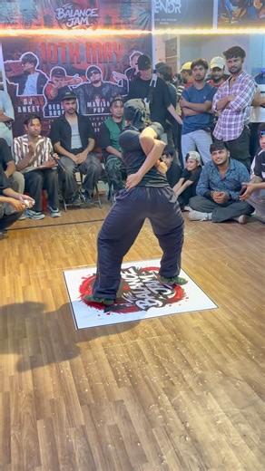 When you dont want to dance but you are in the circle ☺️😂 #coincidance #dundundance #dancetime