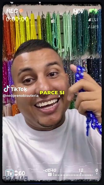 🧺 Si fabricas pulseras… mira lo que llegó 🔥 📲 Escríbeme al 317 241 0069 y te mando el catálogo completo 📦 Te llegaron nuevas ideas, inspiración y puro material brutal para crear y vender: 💎 Piedras naturales 🔩 Balines en rodio y acero ✨ Dijes nuevos (religiosos, minimalistas, premium) 🧵 Hilos en todos los calibres y colores 📦 Herrajes, broches y sets listos para emprender Este catálogo no es cualquier cosa… Es todo lo que un joyero necesita para facturar en serio. 💬 Comenta CATÁLOGO o e