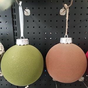 [Hot Item] Luxurious Tree Ornaments Flock Christmas Baubles Set Custom Christmas Ball