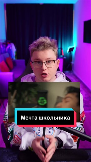 ⚡️На выставке CES 2026 компания Razer представила Project Ava — настольного ИИ-компаньона с 5,5-дюймовым голографическим дисплеем. Устройство представляет собой смарт-колонку с анимированной виртуальной ассистенткой, которая поддерживает диалог в реальном времени, проявляет эмоции и использует мимику для общения. Система оснащена камерой и микрофонами, что позволяет персонажу видеть пользователя, поддерживать зрительный контакт и подстраиваться под контекст разговора. Вбей в поиск тт фразу Razer