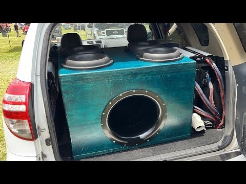 4 12" Subwoofers TEAR UP This SUV! **Crazy Flex**