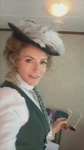 Hélène Joy's Hair and Make Up Transformation