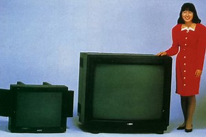 Hace 35 años Sony presentó el televisor CRT más grande del mundo: tenía 43 pulgadas, pesaba 200 kilos y costaba una fortuna