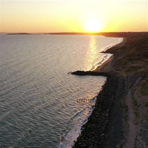 A waterfront dining spot in Hampshire ⛵️ Pebble Beach, Barton on sea is a stunning coastal restaurant with a stunning vista, & breath taking views along the Dorset & Hampshire coastline. 🌊 On a sunny day in the summer, it can feel like you are in the med on their terrace 😎 Combined with a visit to the beach at Barton on Sea with a long leisurely walk it makes for a great day out. 📍 Marine Dr, Barton on Sea, New Milton BH25 7DZ #ourhampshire | Our Hampshire and beyond
