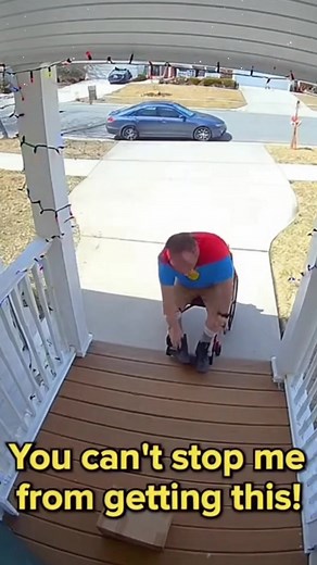 Porch exploding package box with glitter🏳️‍🌈✨🦄#porchpiratecaught #glitter #package #prank #fyp