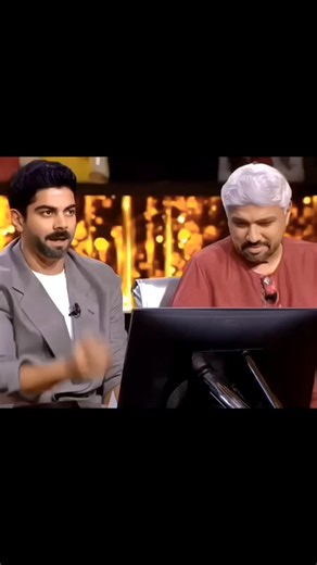 Memio on Instagram: "𝗕𝘂𝘆 𝗙𝗼𝗹𝗹𝗼𝘄𝗲𝗿𝘀 👉🏻 @sharksmm.in 👈🏻 . . . . . 日本利用压电瓷砖将脚步转化为电能。这些瓷砖捕捉来自你脚步的动能。当你行走时,你的重量和动作会对瓷砖产生压力。瓷砖会轻微弯曲,从而产生机械应力。瓷砖内部的压电材料将这种应力转化为电能。每一步都会产生少量电荷,而数百万步结合在一起就能产生足够的电力来驱动 unga. LED灯、数字显示屏和传感器。在像涩谷车站这样繁忙的地方,每天大约有240万个脚步为这一系统作出贡献。这些电能可以被储存或立即使用,从而减少对传统电力来源的依赖,并支持可持续的城市基础设施。这种方法将日常运动转化为实用的可再生能源#日本#知识#事实#你知道吗 #推荐科技 创新历史 技术实验热门日本利用压电瓷砖将脚步转化为电能。这些瓷砖捕捉来自你脚步的动能。当你行走时,你的重量和动作会对瓷砖产生压力。瓷砖会轻微弯曲,从而产生机械应力。瓷砖内部的压电材料将这种应力转化为电能。每一步都会产生少量电荷,而数百万步结合在一起就能产生足够的电力来驱动 LED灯、数字显示屏和传感器。