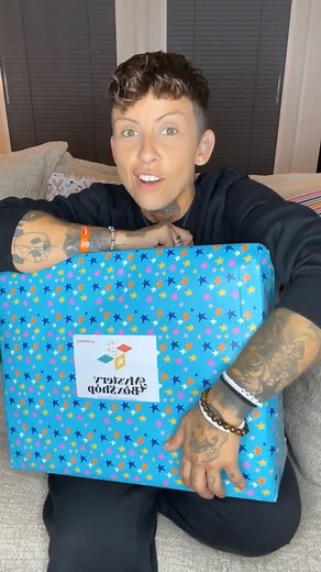 Mystery box what will we find 😉😛 | Cab - Family